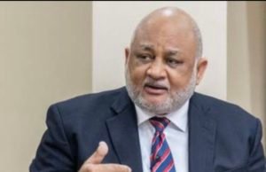 Ministro Educación justifica cancelaciones masivas.