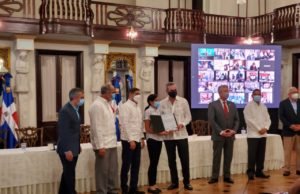 Gobierno entrega más de 2 mil 700 títulos de propiedad