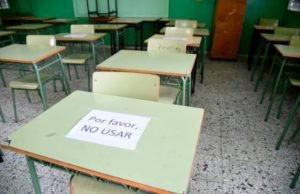 Estudiantes de 29 provincias vuelven a las aulas, a pesar del rebrote del COVID-19