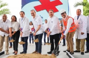 Presidente deja iniciados trabajos nueva unidad materno infantil en Hospital Herrera