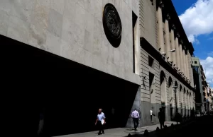 Mercados: subieron las acciones argentinas y retrocedieron los bonos soberanos