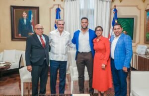 Presidente Luis Abinader recibe en el Palacio Nacional al pelotero Nelson Cruz