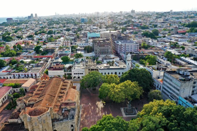 Vista aérea de la Catedral Primada de América, Ciudad Colonial