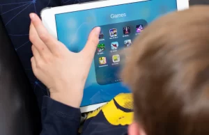 Recomendaciones para evitar que los niños caigan en trampas en internet durante vacaciones