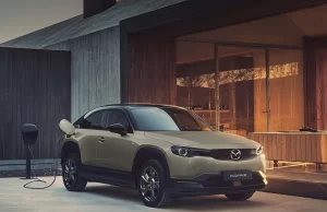 Qué conectividad ofrecen los carros eléctricos