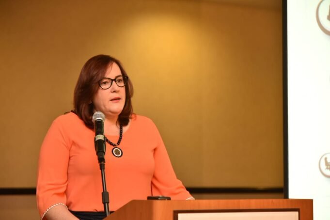 Janet-Camilo-1200x800-1