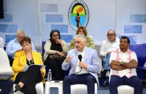 Miguel Vargas llama al liderazgo congresual a escuchar la iglesia en su carta pastoral