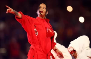 Super Bowl: el espectacular regreso de Rihanna en el que reveló su embarazo
