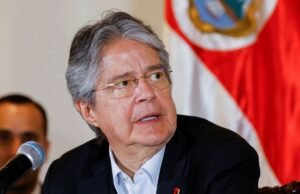 Presidente de Ecuador se declara inocente ante juicio político
