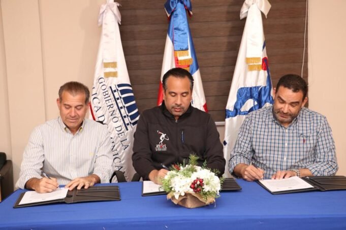 Rolando-Sebelen-Alberto-Rodriguez-Mella-y-Francis-Soto-