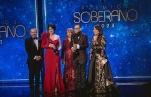 El bachatero Segura y la periodista Alicia Ortega ganan los premios Gran Soberano