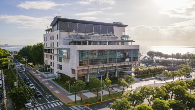 24-01-24-Fachada-PGR-bajante-Duarte-Mes-de-la-Patria_004-min-scaled