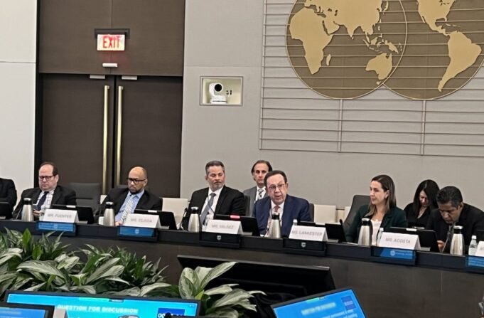 Gobernador-en-FMI-y-BM-1392x914