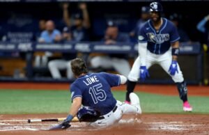 Los Rays aumentan a 11-0 su histórico invicto tras superar a Boston