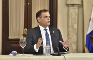 Ministro de Hacienda dice Gobierno gastó 301,454 millones en primer trimestre del año