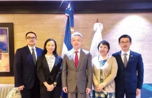 El nuevo embajador de China arriba al país