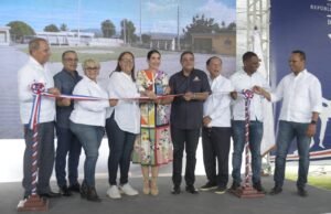 Gobierno entrega cinco instalaciones deportivas remozadas en San Juan