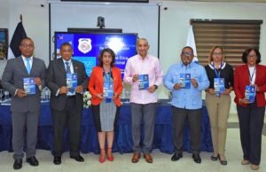 DNCD presenta nueva versión de código de ética que vigila conducta de agentes