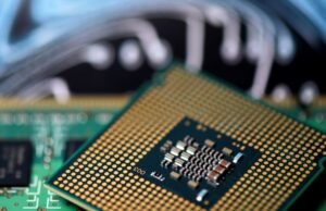 Foxconn y Stellantis crean empresa mixta para producir chips para automóviles