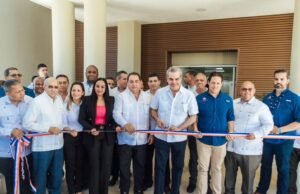 Gobierno entrega Hospital Municipal de Esperanza en Valverde