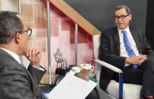 PRM dice funcionarios no pueden apadrinar precandidatos, deben dejar el cargo