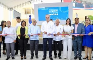 Abinader deja iniciado año escolar 2023-2024 con la promesa de nombrar más docentes