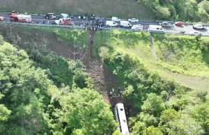 Hay dominicanos entre pasajeros de autobús que se volcó en México