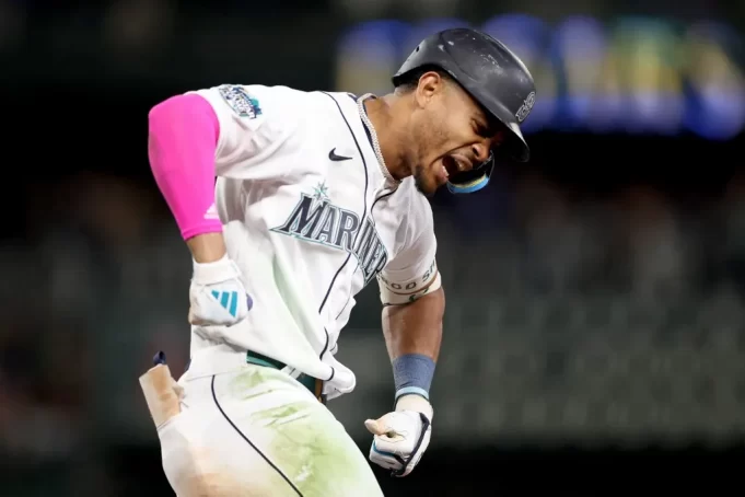 JULIO-RODRIGUEZ-HR-30