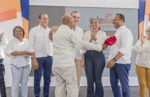 Abinader inaugura cinco proyectos eléctricos de Edesur en San Juan
