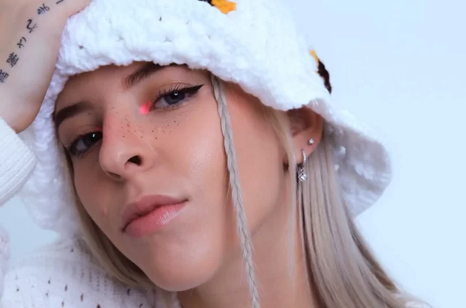 Young-Miko-cr-Joshua-Rivera-press-2023-billboard-1548