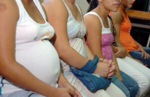Tasa de embarazo adolescente en RD se mantiene en 20%