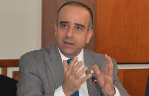 Exsenador Aristides Victoria Yeb hace pública su renuncia al PLD