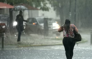 Aguaceros moderados y oleaje normal por efectos de vaguada