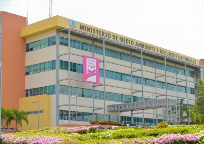 Ministerio de Medio Ambiente y Recursos Naturales (1)