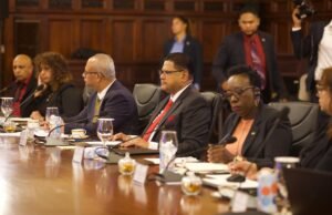Presidente de Surinam es recibido en el Palacio Nacional