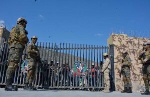 Reapertura comercial será «peatonal» y camiones haitianos cruzarán la frontera