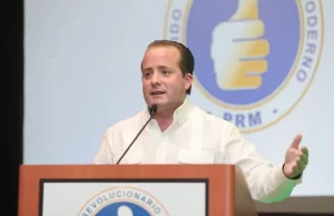 Paliza se reúne con comunitarios de Ocoa y Azua; lleva ayudas a afectados por lluvias