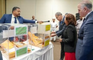 Inicia proceso para compra de medicamentos para Farmacias del Pueblo y hospitales