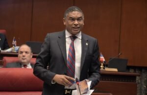 Yván Lorenzo pide se investigue préstamo de US$140 millones para infraestructura vial