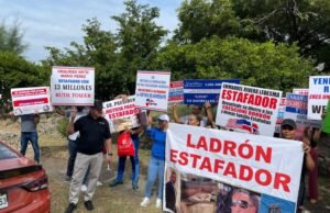 Estafados por IndisArq se manifiestan frente al Ministerio de Turismo