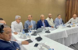 Comisión de Presupuesto para el 2024 discute la pieza en la CD