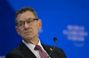 La ciencia está en vísperas de un renacimiento gracias a la IA, según el CEO de Pfizer