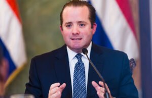 Paliza toma licencia sin sueldo desde hoy; un viceministro lo va a sustituir