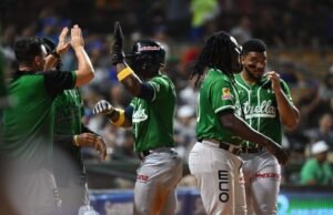 Estrellas Orientales avanza a la final y Tigres del Licey queda a un paso