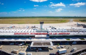 Abinader establece comisión para supervisar Fondos de Concesión Aeroportuaria