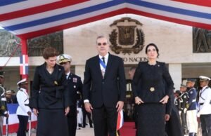 Presidente llega al Congreso Nacional para su rendición de cuentas