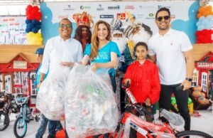 Carolina Mejía ampliará programa de plásticos por juguetes a útiles escolares