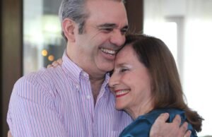 Madre del presidente Abinader está hospitalizada