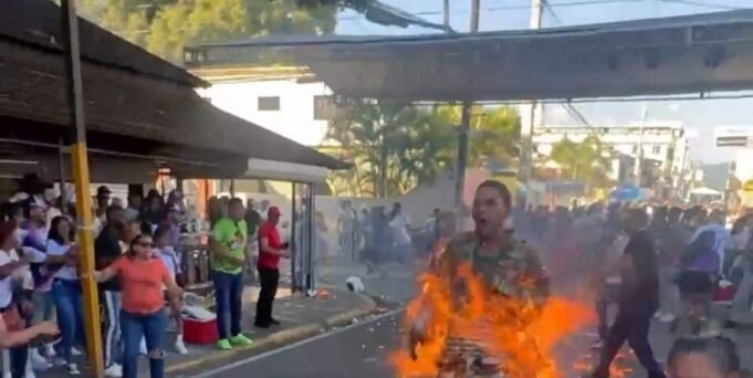 Carnaval-de-salcedo-quemados
