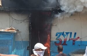 Reportan primer fallecido en incendio en La Victoria